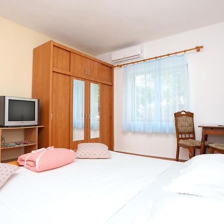 Rooms With A Parking Space Split - 17766 Quarto foto